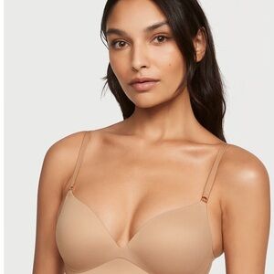 Victoria's Secret Black 34DD Wireless Push-Up Bra